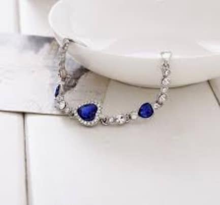 artificial diamond inlaid crystal bracelet heart shaped zircon elegant and romantic women , diameter: 5.7 cm, perimeter: 18 cm (blue)