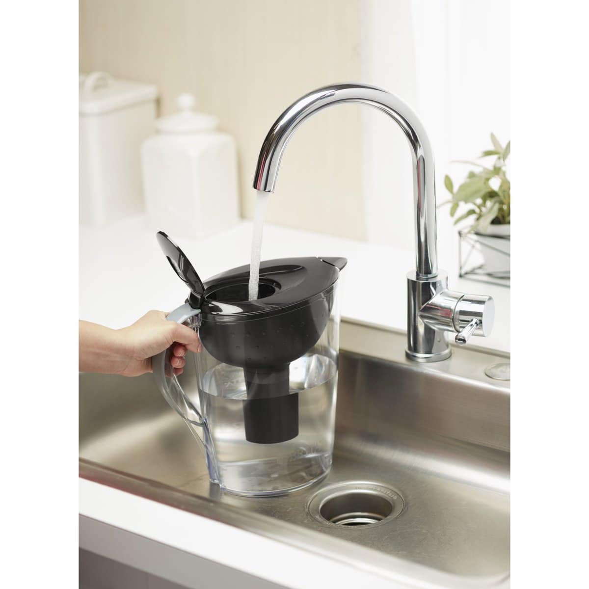 brita pacifica plastic 10 cup black water filter pitcher