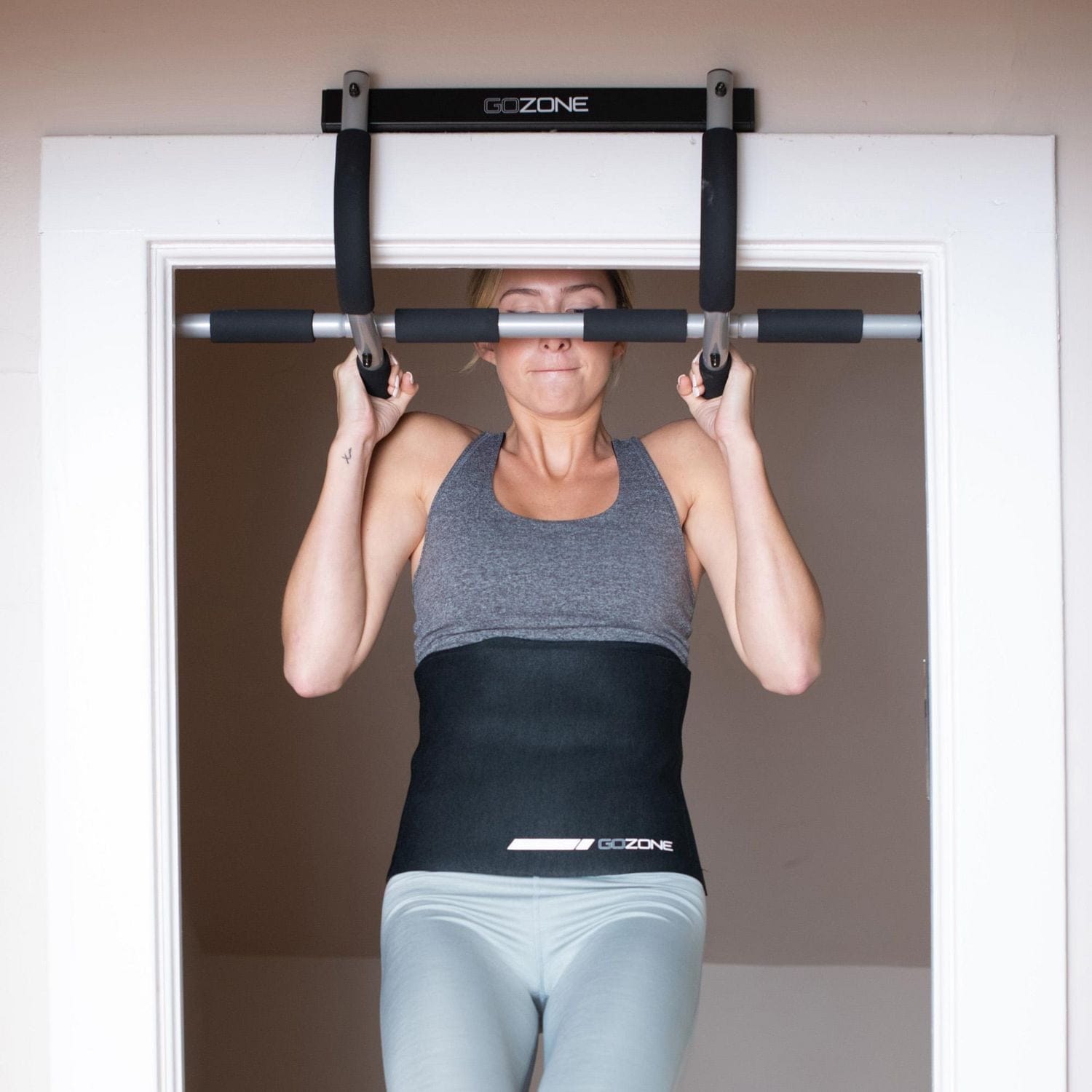 gozone door gym – black/silver, foam grip handles