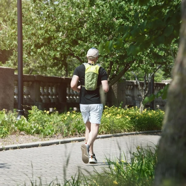 ozark trail 4l hydration pack with reflective accent green 4 liter hydration pack