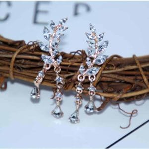 women crystal leaf fringed earrings (silver)