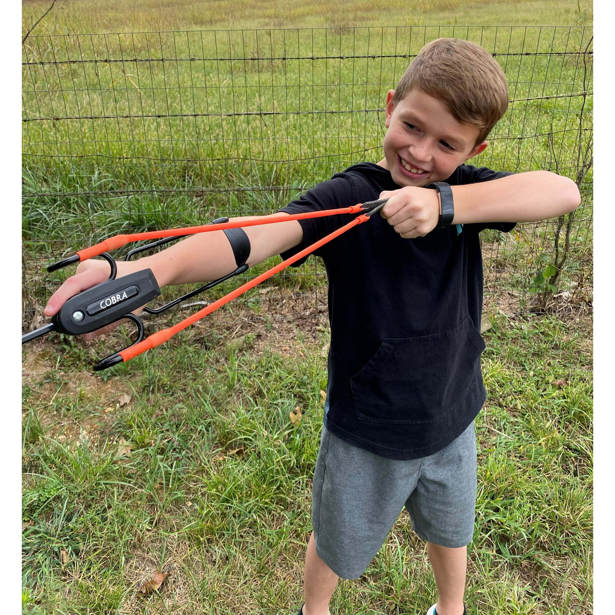 barnett 16043 cobra slingshot with front sight and stabilizer