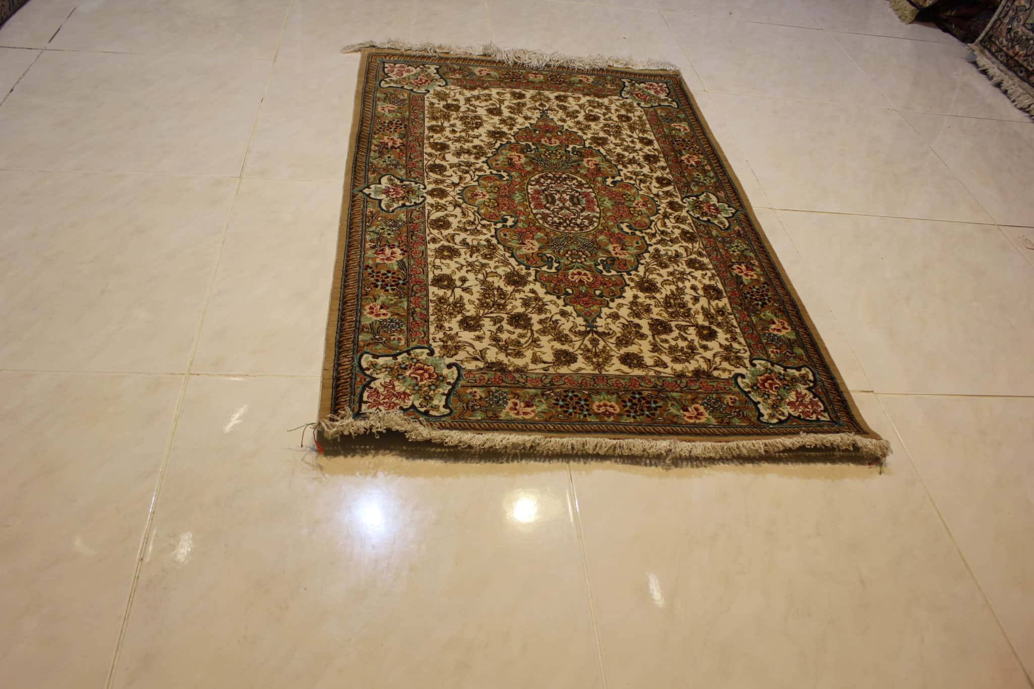 carpet genuine 100% silk handmade, iran (size 80cmx120cm) cpt34