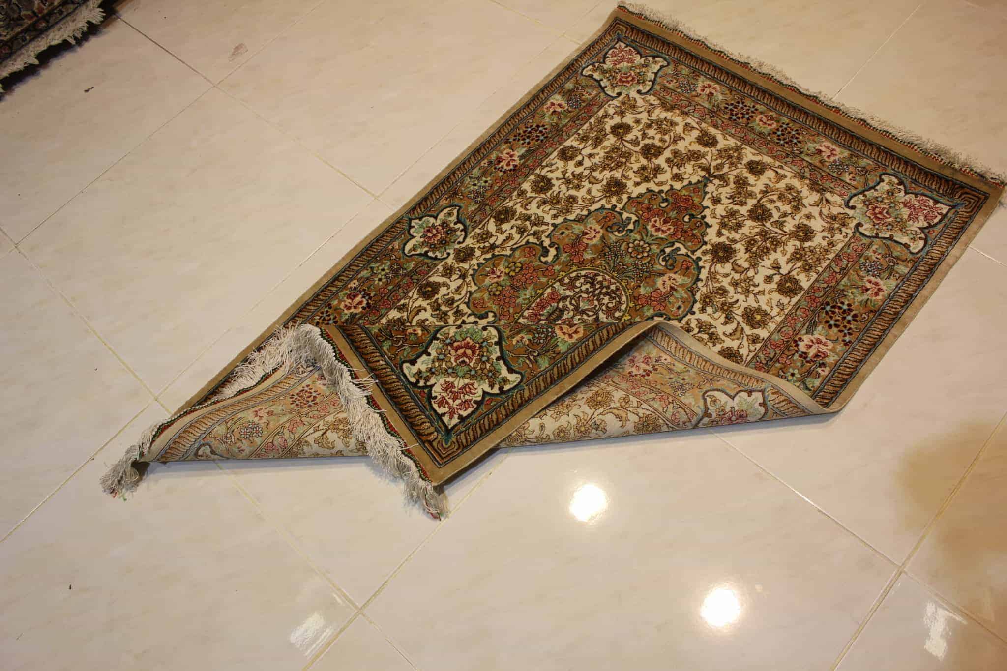 carpet genuine 100% silk handmade, iran (size 80cmx120cm) cpt34