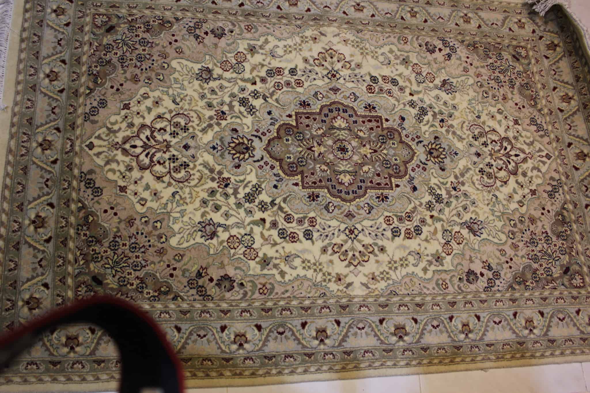 carpet genuine 20% silk, 80% wool, handmade, iran (size 130cmx200cm) cpt49