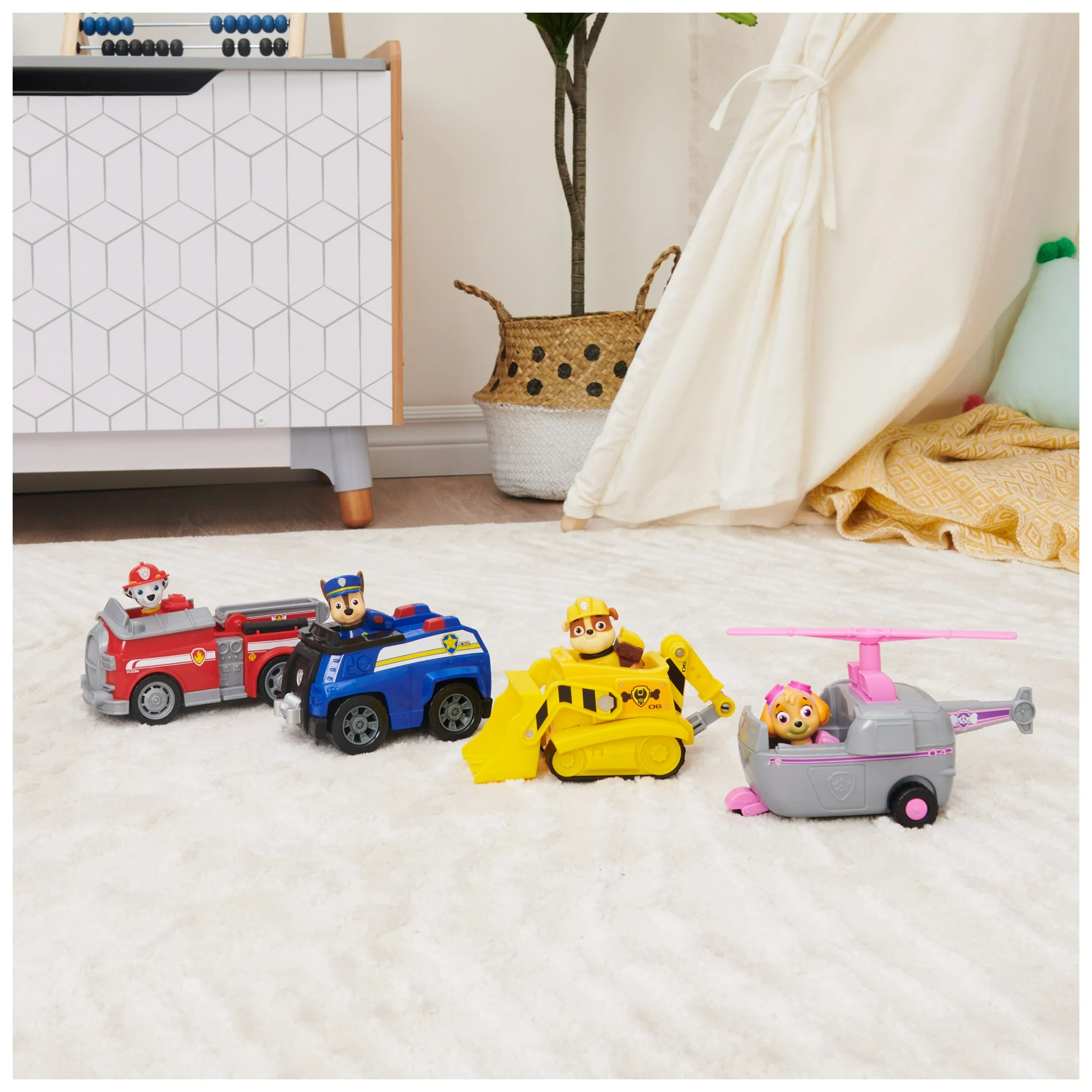 paw patrol, marshall’s fire engine vehicle with collectible figure