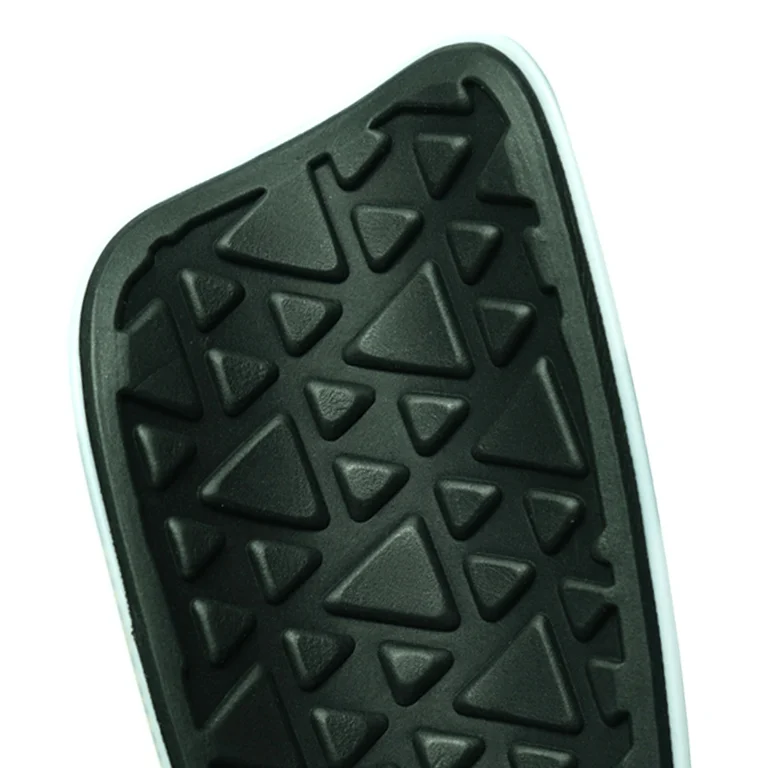 umbro junior soccer slip in shin guards, soccer protection gear umbro junior soccer slip in shin guards, soccer protection gear